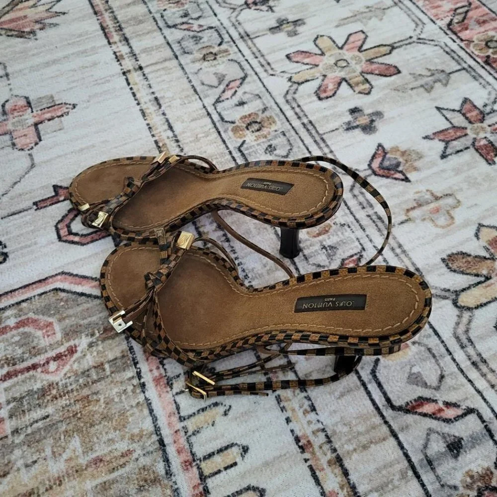 Louis Vuitton Neutrals Pattern Print. Heels 3  1/2 inches. - Picture 5 of 6